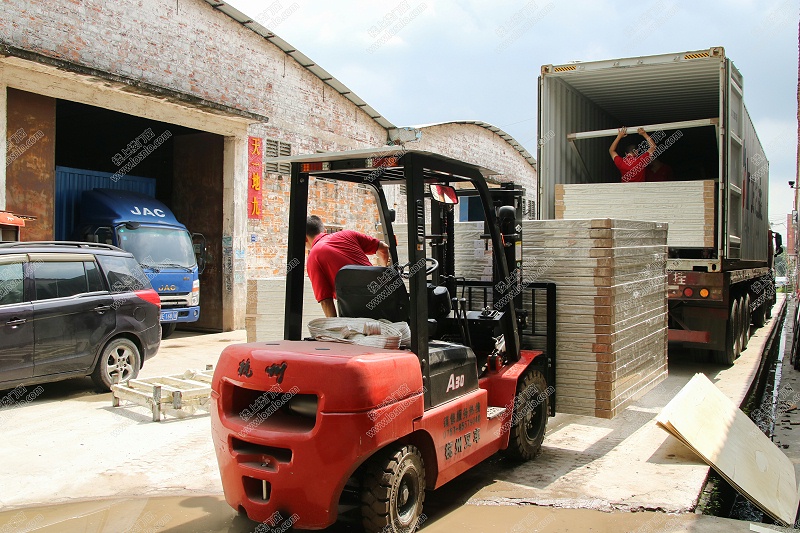 佛山哪里有出口高端門窗的鋁門窗廠家？-樓上樓門窗