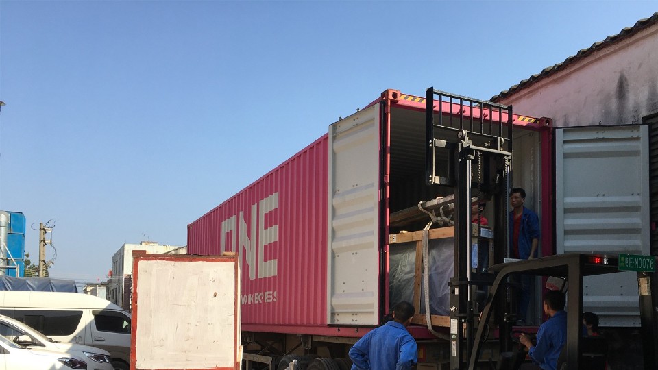 私家別墅豪宅定制的高端鋁合金門(mén)窗即將被送出國(guó)！