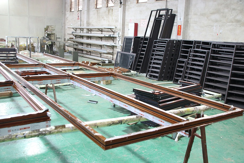 高端門窗選擇哪種風格和材質(zhì)比較好？有門窗廠家推薦嗎？