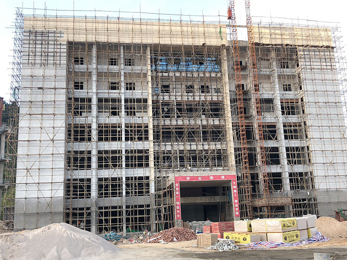 樓上樓-酒店幕墻施工現場