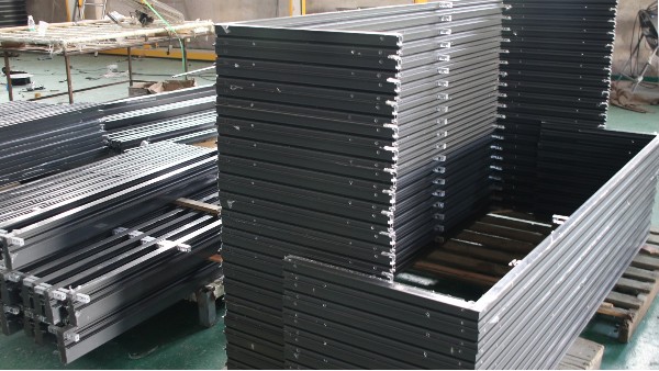 如何選擇優(yōu)質(zhì)的門窗工程定制廠家？樓上樓為您解答