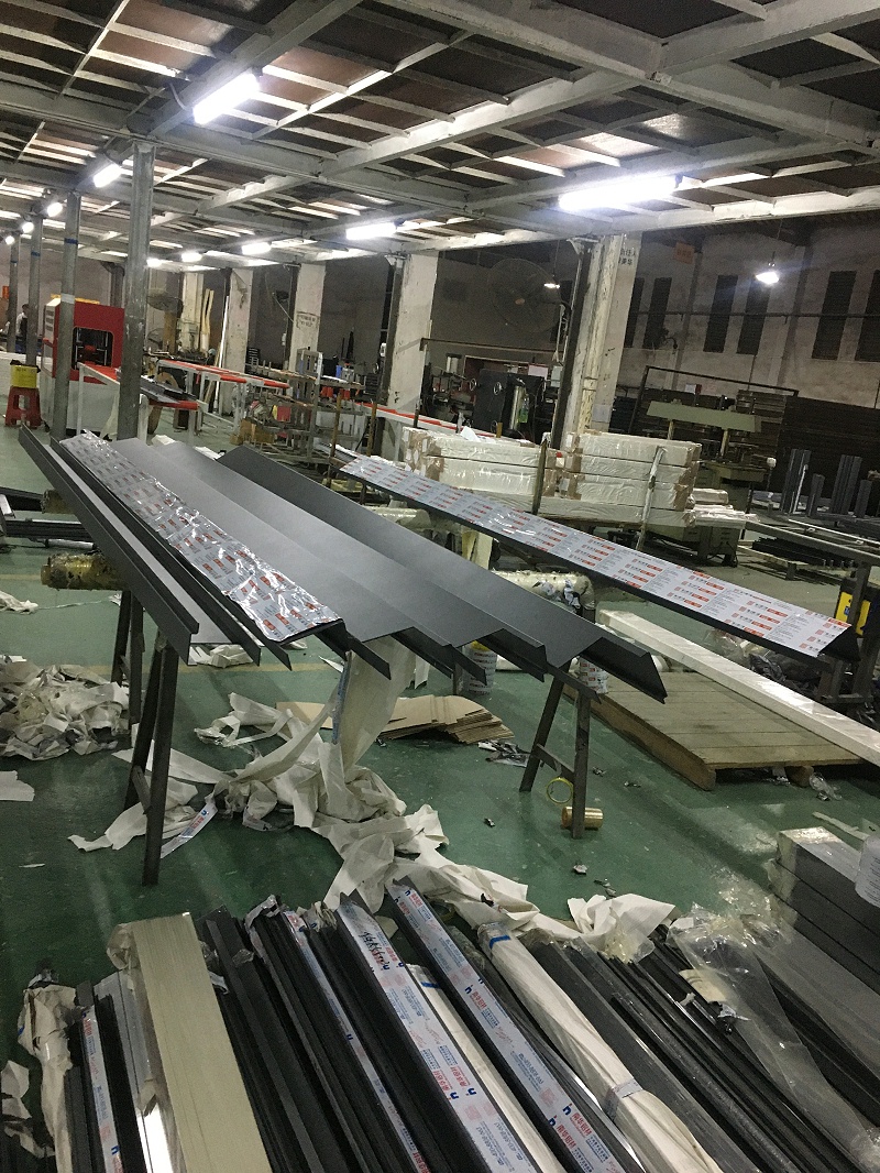 好氣哦！隔壁家居然花350元就買到了高端斷橋鋁合金門窗？