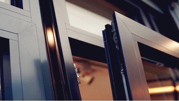樓上樓工程門窗為什么會(huì)比普通門窗廠家性價(jià)比高？大有學(xué)問(wèn)